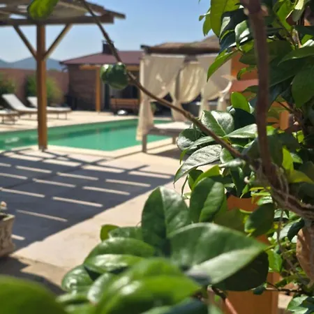 Aqua Vista Villa *