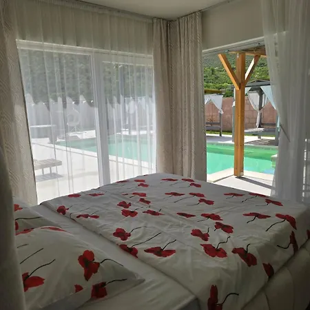 Villa Aqua Vista *