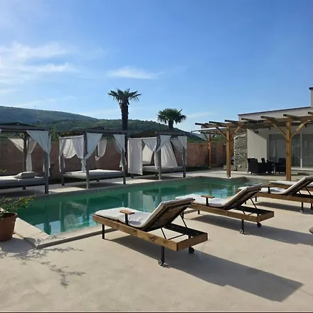 Villa Aqua Vista *