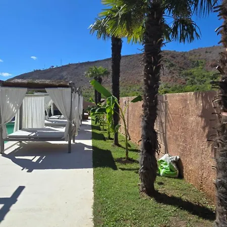 Aqua Vista Villa