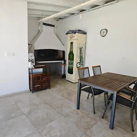 Aqua Vista Villa *